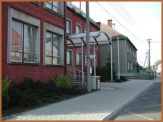 Budovy - obecní úřad, budova místní pošty
