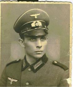Pan Alfons Böhm v&nbsp;roce 1939&nbsp;po nástupu na&nbsp;vojenskou službu.