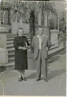 Pan Alfons Böhm se&nbsp;svou ženou (asi rok 1960)