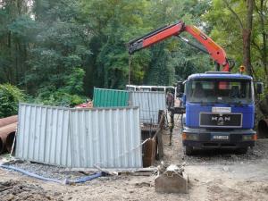 Protlak pod tělesem silnice 56