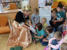 Tradiční pasování nových malých čtenářů v&nbsp;obecní knihovně